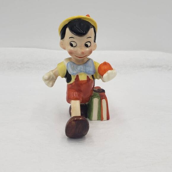 Goebel Pinocchio Germany Walt Disney Character Figurine Walking w/Apple - Picture 2 of 16